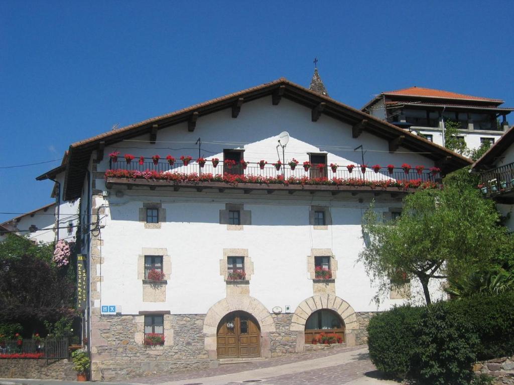 Hostal Ezkurra Екстериор снимка